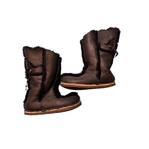 Windwalkers sheepskin black boots